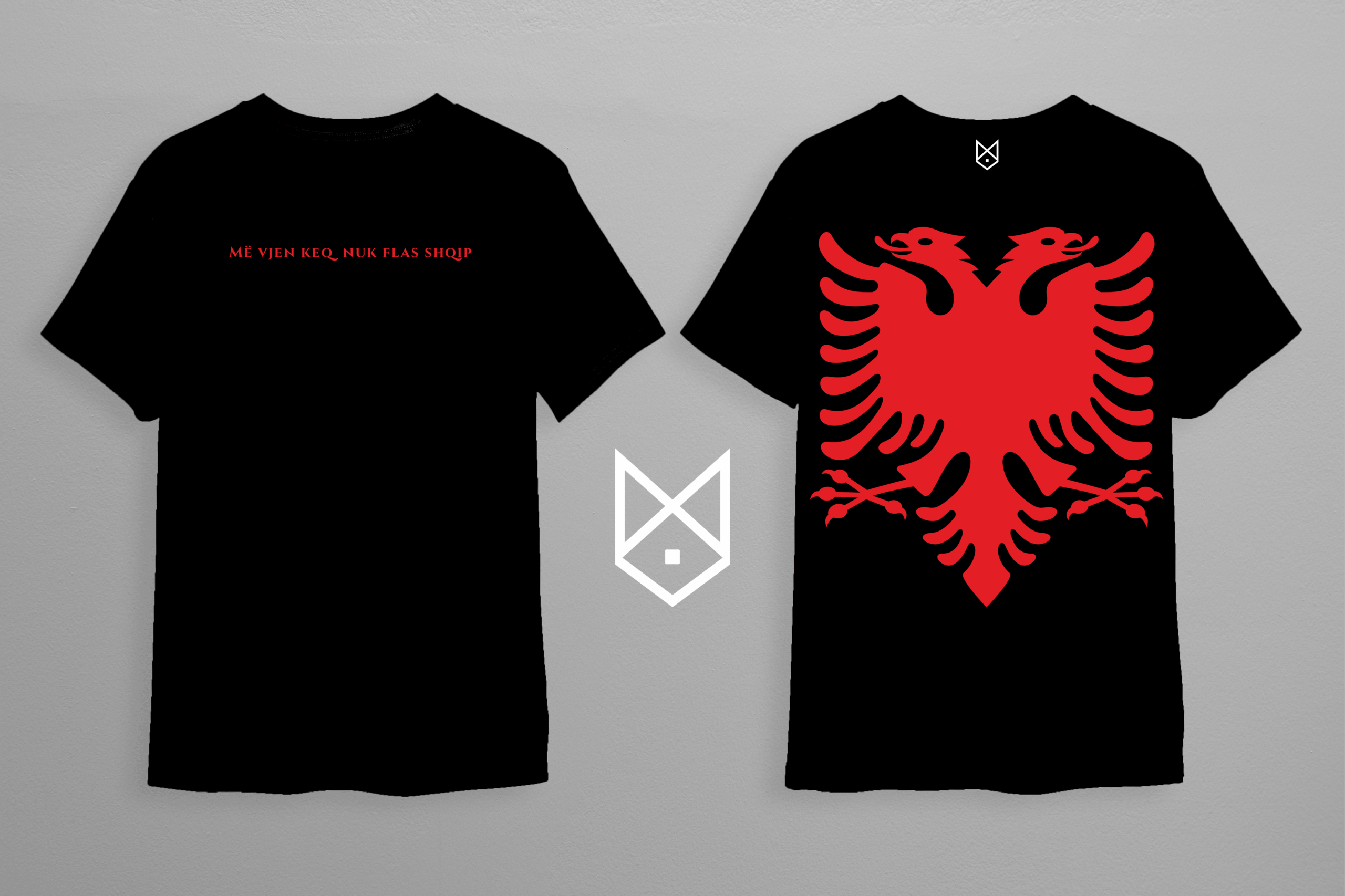Albania_sort.rød_tee-present